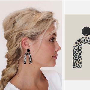 Nickel & Suede earrings black&white speckled cork